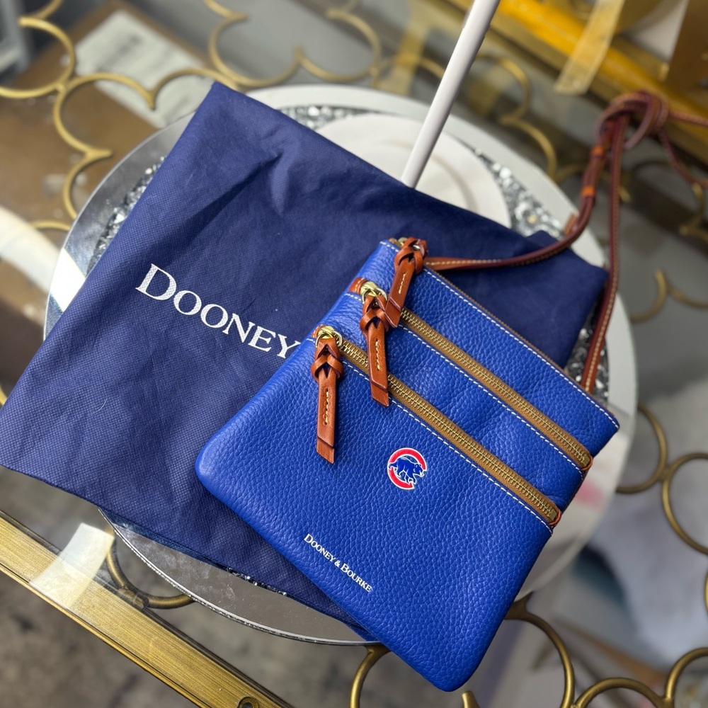 Dooney & Bourke Women's Chicago Cubs Pebble Triple-Zip Core Crossbody EUC - Picture 10 of 15
